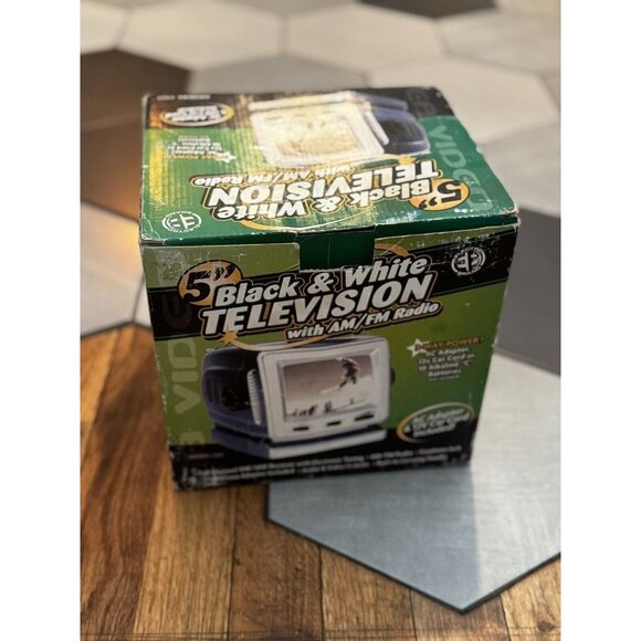 NOS Vintage Electro model 321 Portable 5 Inch Black & White TV & AM FM Radio - Picture 1 of 4